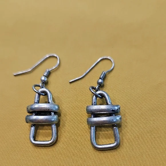 Silver like earrings w/ an industrial-inspired design- Steampunk nautical knot - Picture 3 of 3